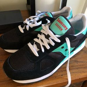 Saucony women’s size 10 tennis shoes running shoes